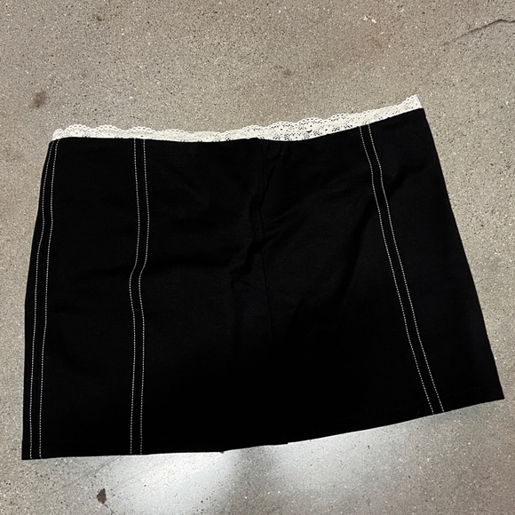 Forever 21 Black Mini Skirt with White Lace Accent - Picture 1 of 2